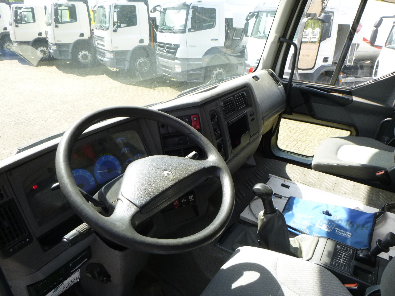 Camion cisterna per il trasporto di LPG Renault Premium 270.19 4x2 gas tank 19.7 m3: foto 18
