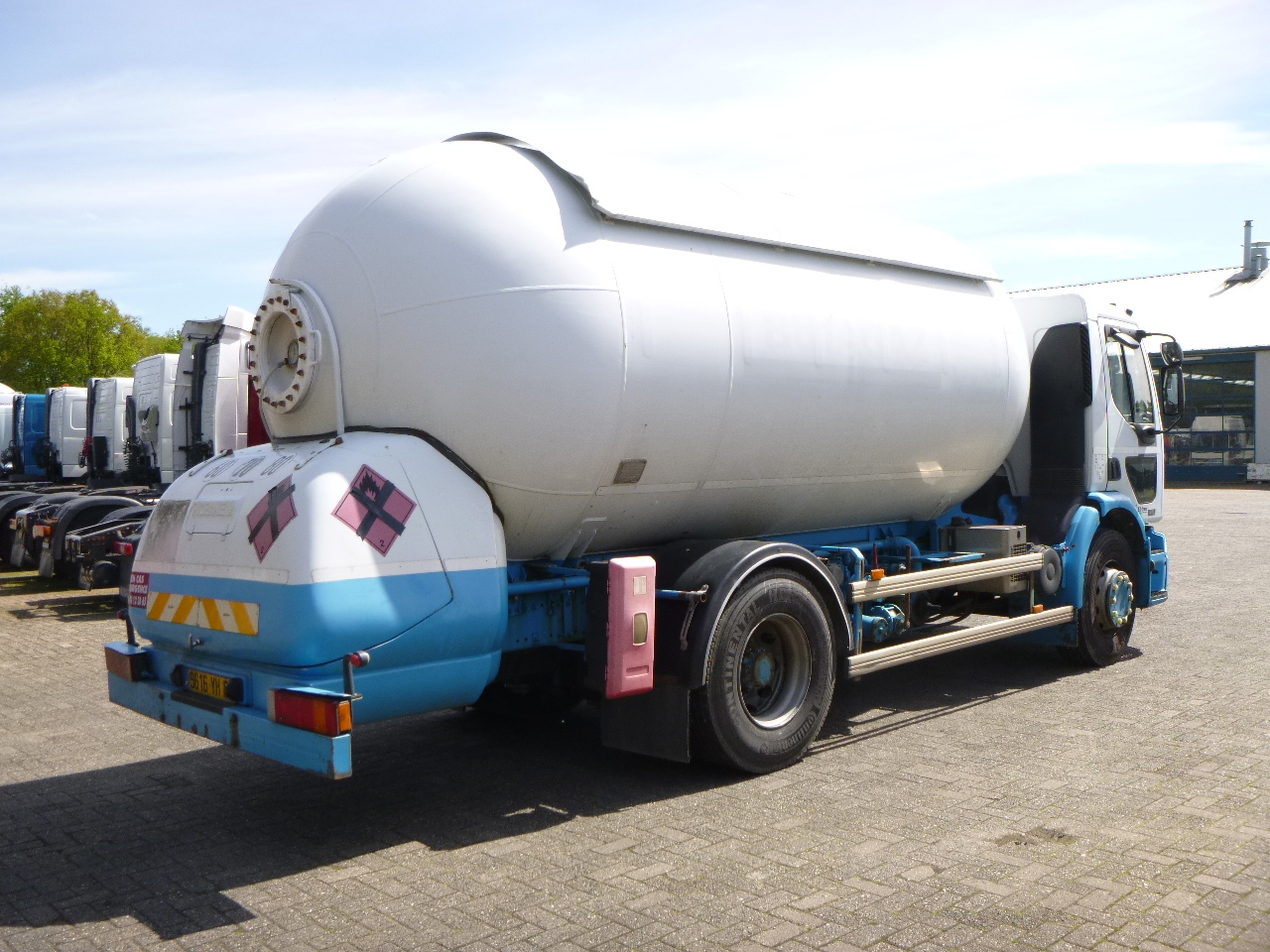 Camion cisterna per il trasporto di LPG Renault Premium 270.19 4x2 gas tank 19.7 m3: foto 3