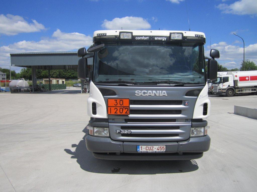 Camion cisterna Scania P320: foto 2