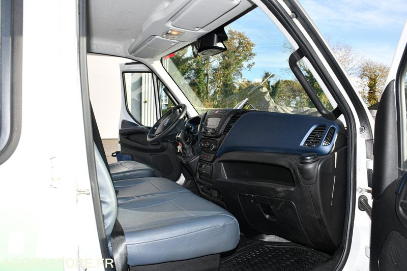 Camion VEHICULE EVENEMENTIEL - CAMION PODIUM IVECO DAILY 6000 kms 2018