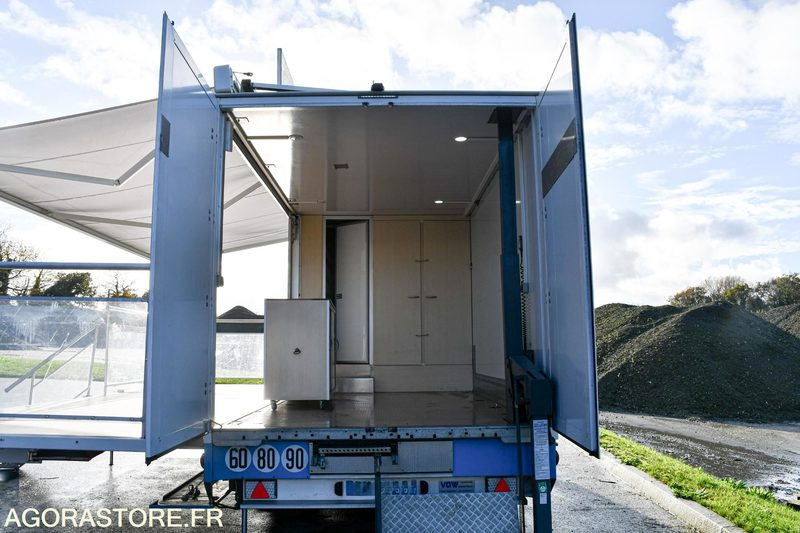 Camion VEHICULE EVENEMENTIEL - CAMION PODIUM IVECO DAILY 6000 kms 2018