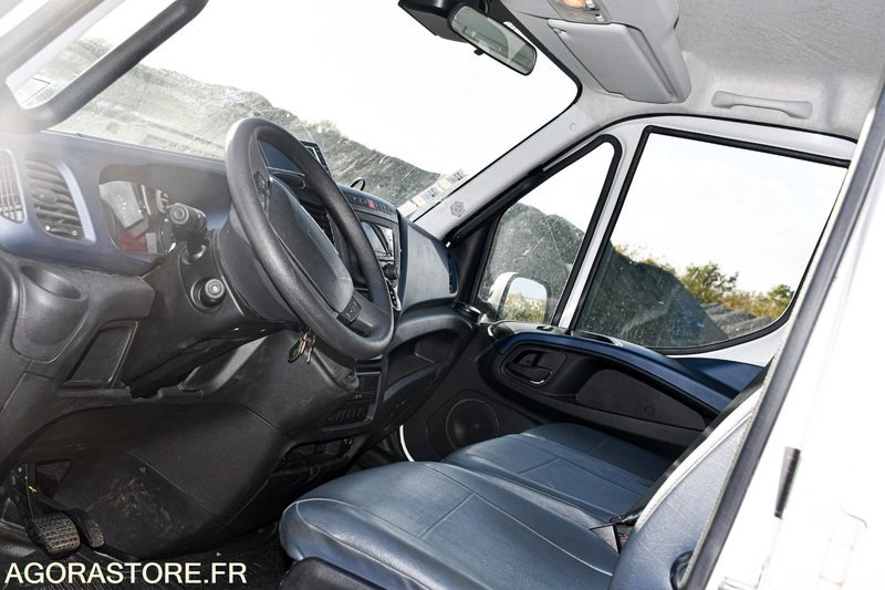 Camion VEHICULE EVENEMENTIEL - CAMION PODIUM IVECO DAILY 6000 kms 2018