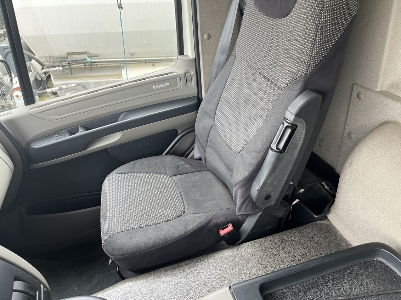 Van trasporto cavalli DAF CF410