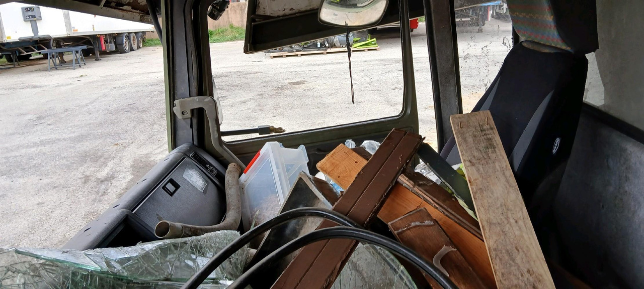 Van trasporto cavalli RENAULT M180 PORTEUR BETAILLERE