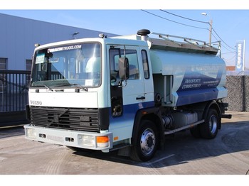 Camion cisterna per il trasporto di carburanti Volvo FL610 STEEL TANK 8000 L: foto 1