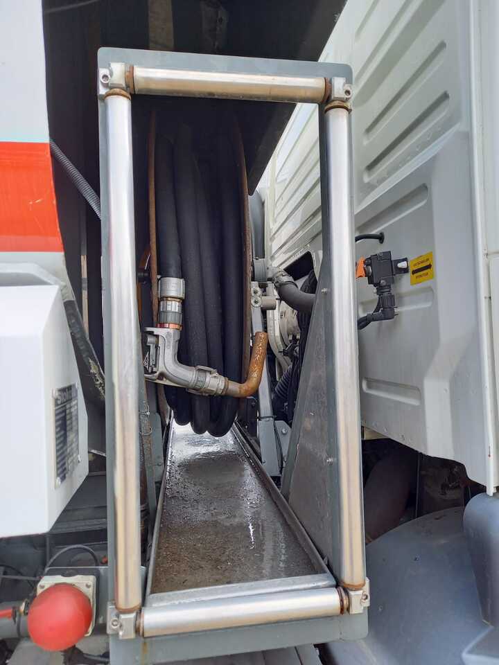 Camion cisterna Volvo FMFH: foto 3