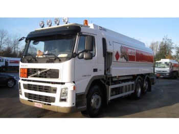 Camion cisterna per il trasporto di carburanti Volvo FM - REF 140: foto 1