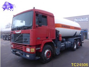 Camion cisterna Volvo F 10 GAZ TANK 19000 L: foto 1