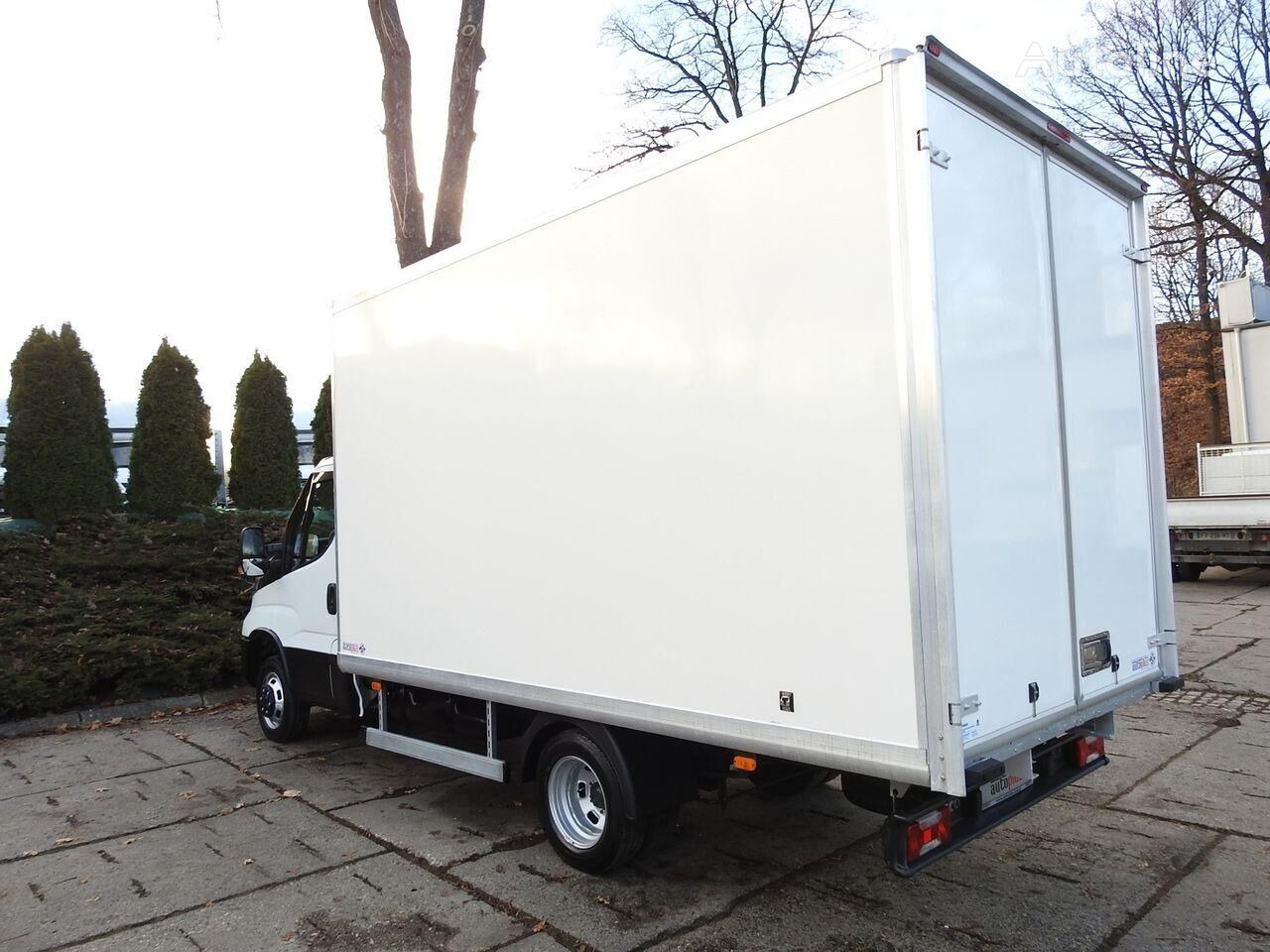 Furgone box IVECO Daily 35C14 Koffer