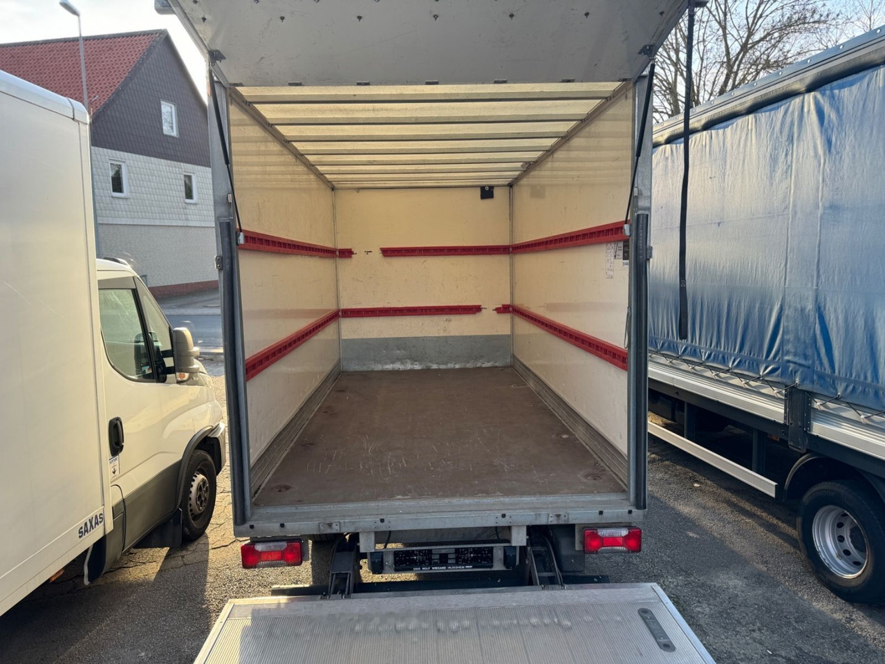 Furgone box IVECO Daily 35-160 Koffer + Tail Lift