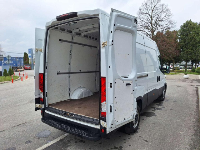 Leasing di IVECO Daily 35S16 12m3 IVECO Daily 35S16 12m3: foto 13
