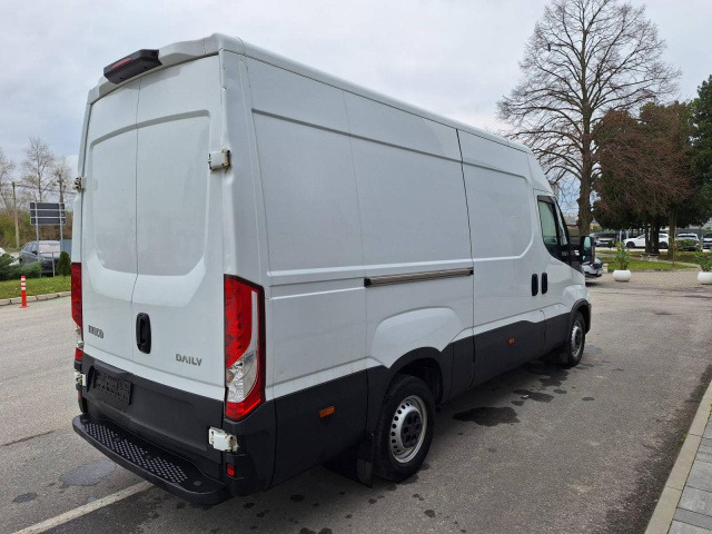 Leasing di IVECO Daily 35S16 12m3 IVECO Daily 35S16 12m3: foto 11
