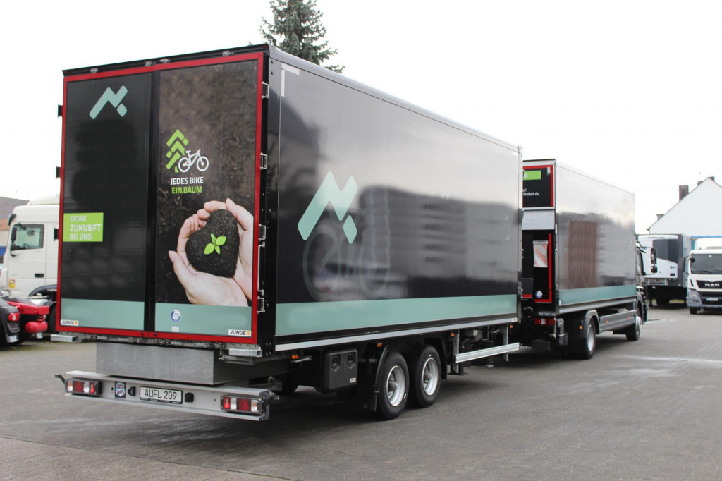 Furgone Mercedes-Benz Atego  1530 Koffer DS Schlafkab Durchladen 99Tkm!