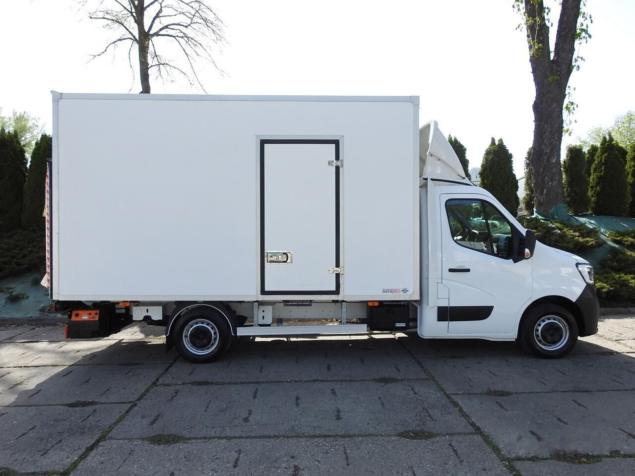 Leasing di Renault Koffer + tail lift Renault Koffer + tail lift: foto 4