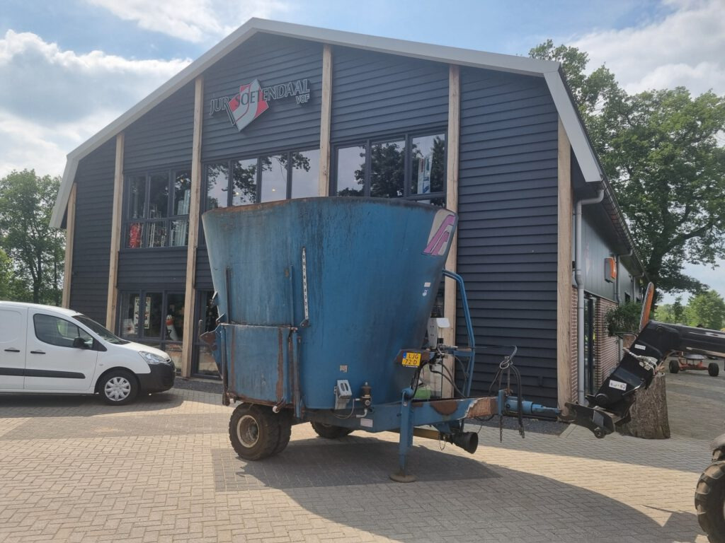 Carro miscelatore FRASTO Tornado feedwagon 12 m3