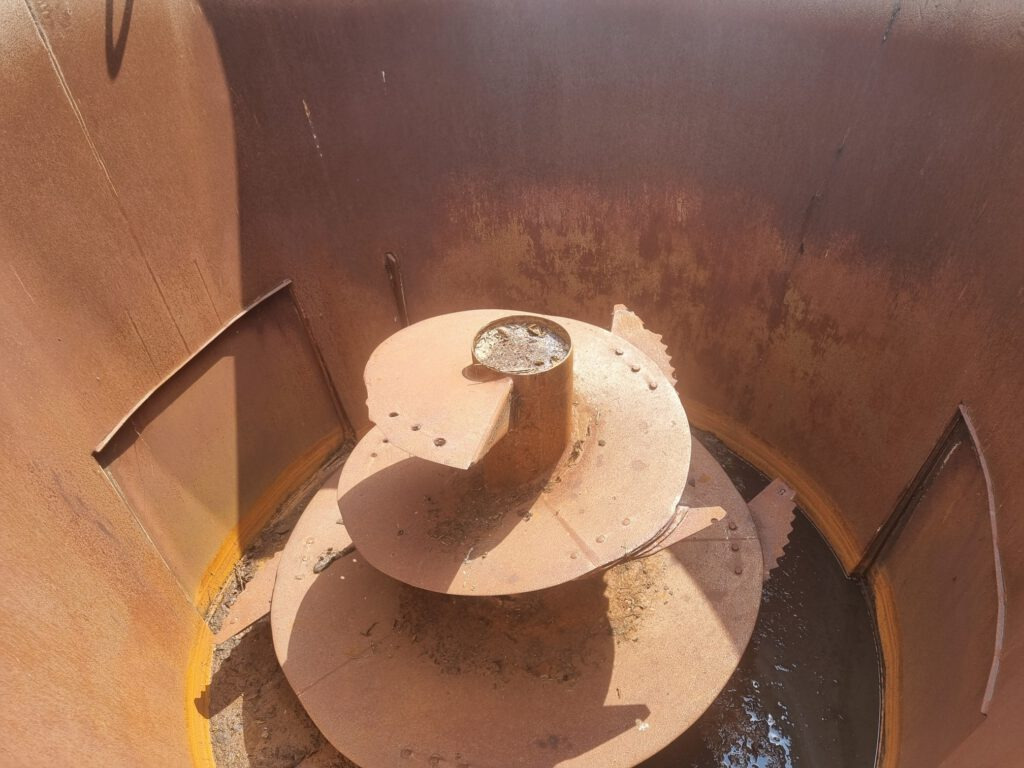 Carro miscelatore FRASTO Tornado feedwagon 12 m3