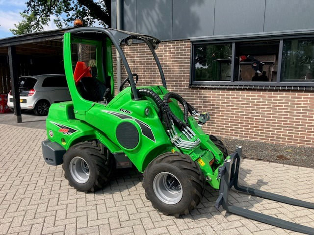 Pala articolata AVANT 635i TDL+