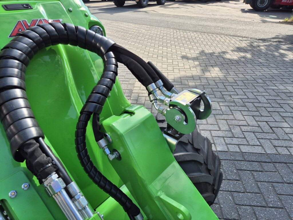 Pala articolata AVANT 735I