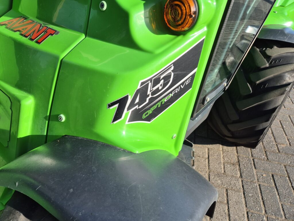 Pala articolata AVANT 745 optidrive