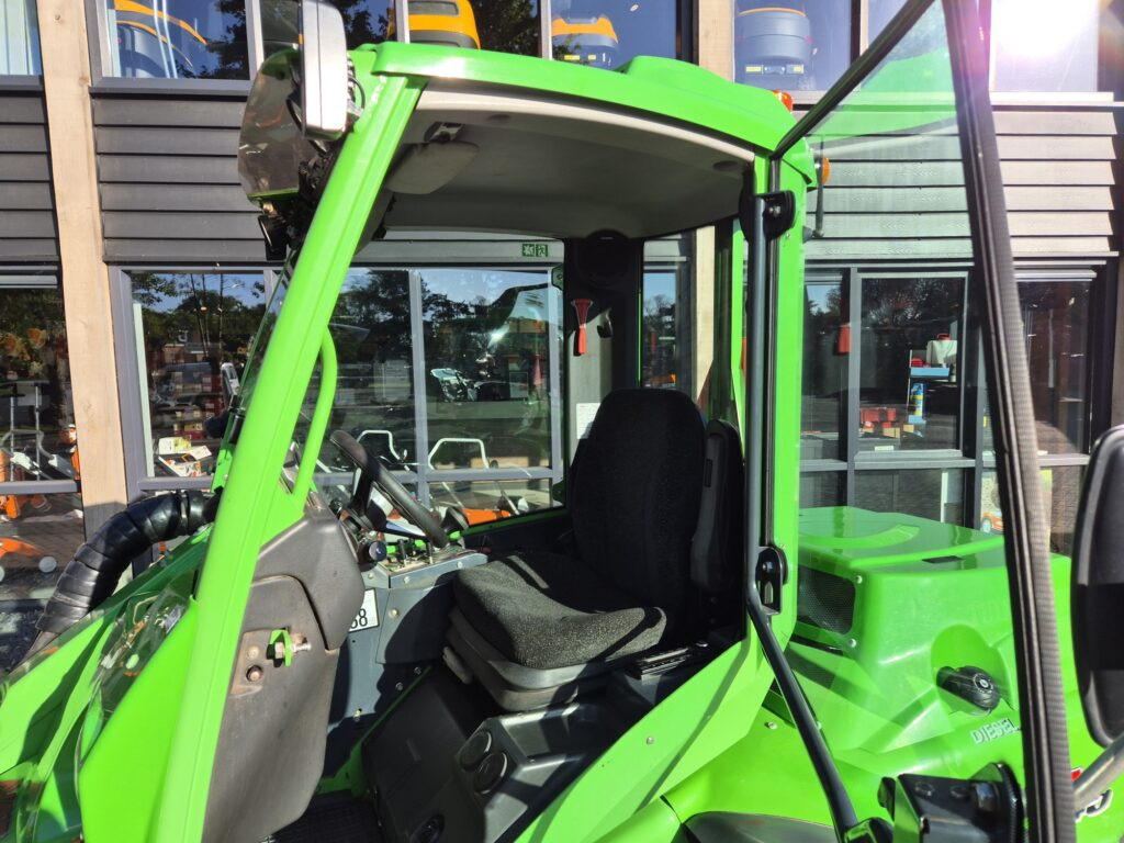 Pala articolata AVANT 745 optidrive