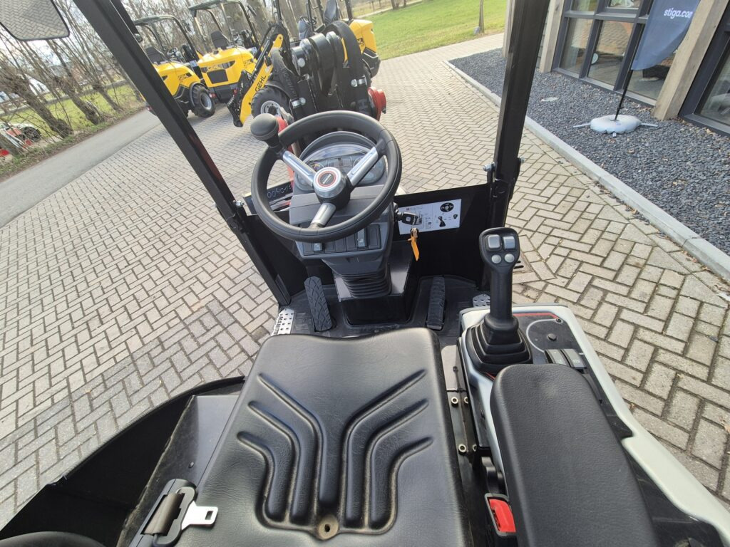 Pala articolata MANITOU MLA 2-25H miniloader