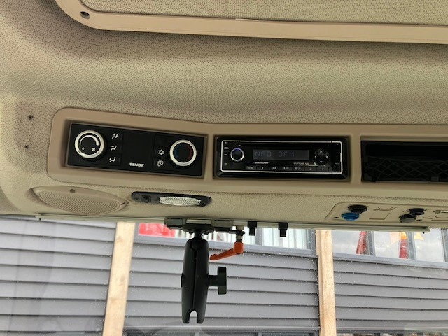 Trattore FENDT 724 profi plus