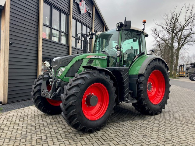 Trattore FENDT 724 profi plus