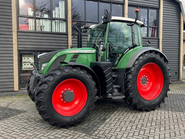 Trattore FENDT 724 profi plus
