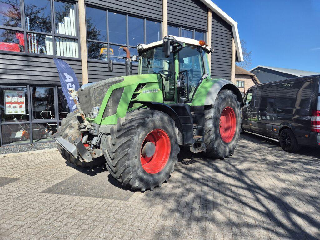 Trattore FENDT 828