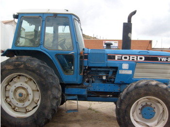 FORD TW 25 - Trattore