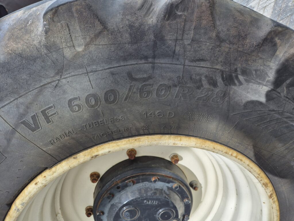 Trattore NEW HOLLAND T6080