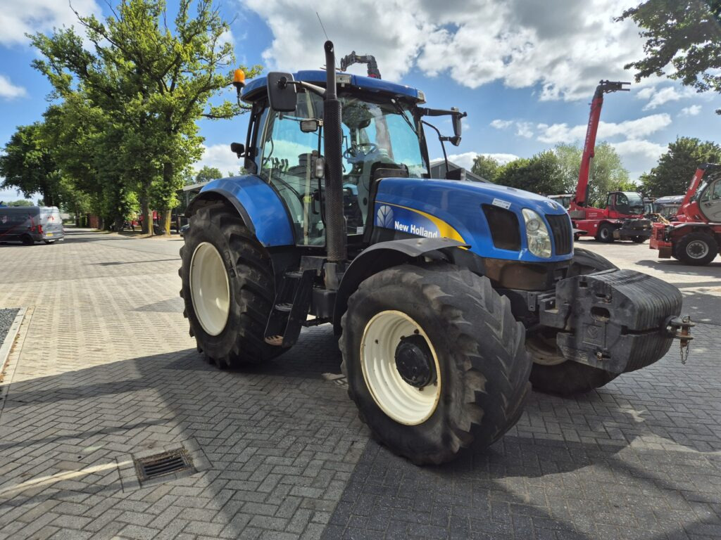Trattore NEW HOLLAND T6080