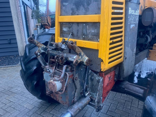 Trattore RENAULT 145.14