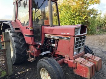 Trattore agricolo Case IH 845 XL
