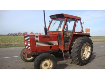 Trattore agricolo FIAT 780