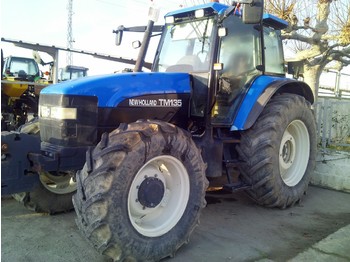 Trattore agricolo NEW HOLLAND TM 135