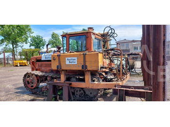 DT-75 with ditch cutting device su griovių pjovimo įrengi - Trattore cingolato