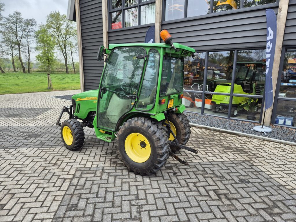Trattore piccolo JOHN DEERE 2520