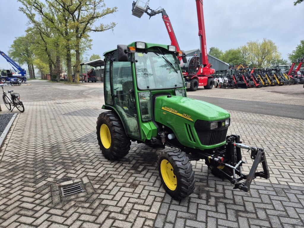 Trattore piccolo JOHN DEERE 2520