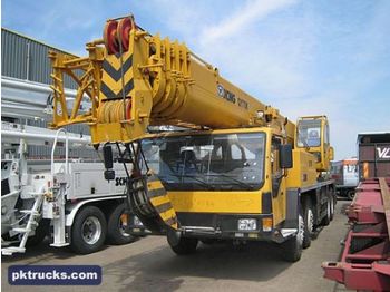 XCMG QY70K 8x4 crane truck - Autogru