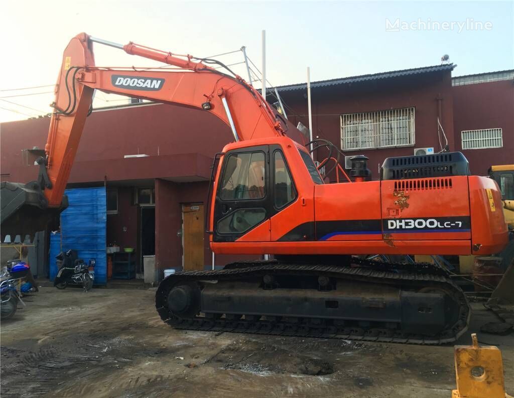 Escavatore cingolato Doosan DH300LC-7: foto 3