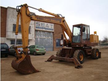 Escavatore gommato CASE 1088