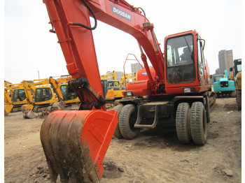 Escavatore gommato DOOSAN DH150W-7