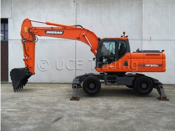 Escavatore gommato DOOSAN DX210W