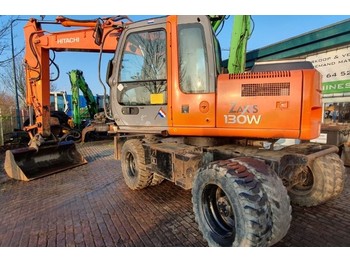 Escavatore gommato Hitachi ZX130W