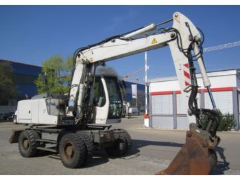 Escavatore gommato LIEBHERR A900C EW LITR