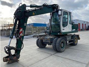 Escavatore gommato Liebherr A900 C