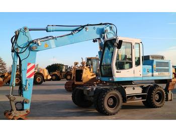 Escavatore gommato Liebherr A924