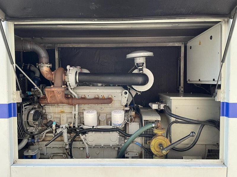 Gruppo elettrogeno Iveco 8061 Leroy Somer 115 kVA Silent generatorset ex Emergency !: foto 14