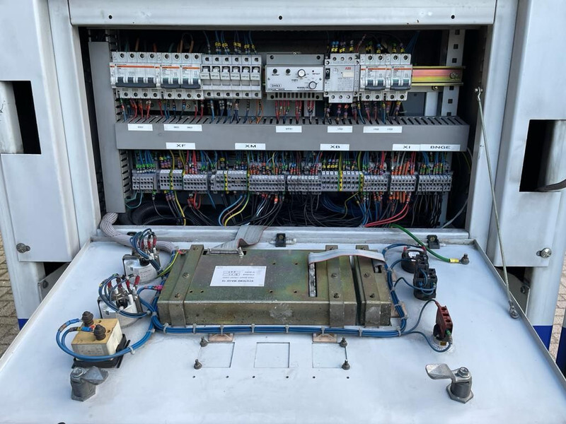 Gruppo elettrogeno Iveco 8061 Leroy Somer 115 kVA Silent generatorset ex Emergency !: foto 16